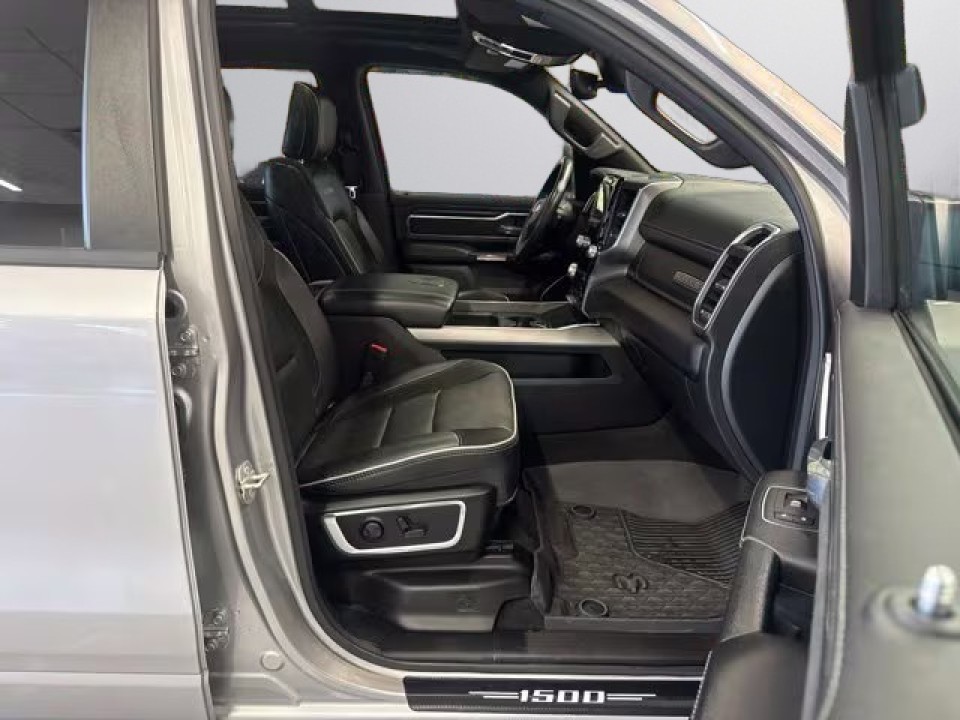 Dodge RAM 1500 Laramie - foto 17