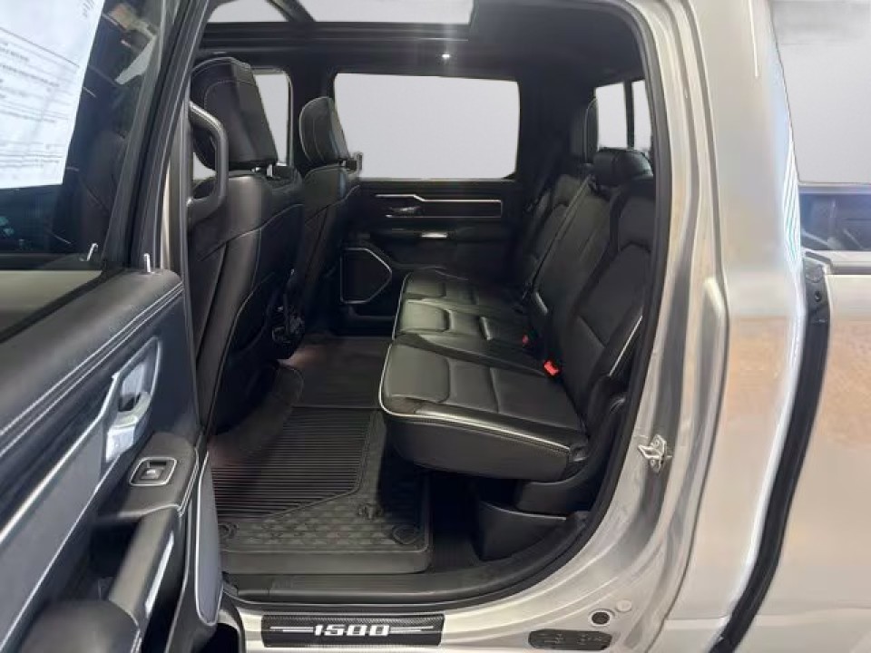 Dodge RAM 1500 Laramie - foto 15