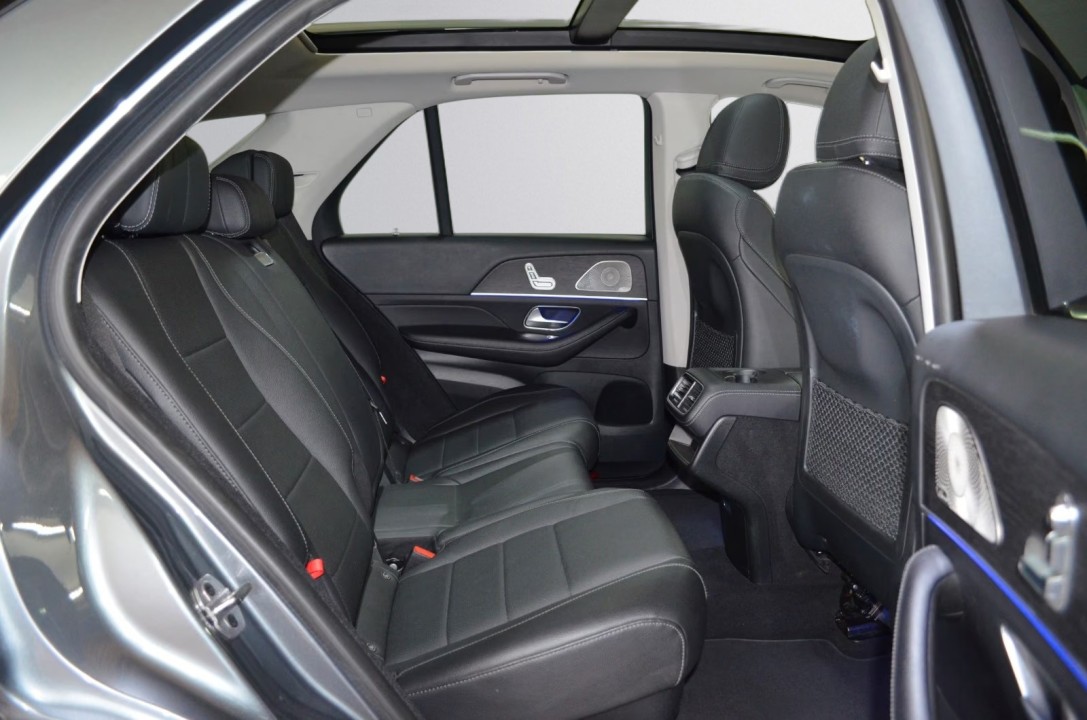 Mercedes-Benz GLE 300d 4MATIC AMG Line - foto 28
