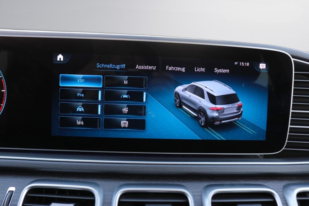 Mercedes-Benz GLE 300d 4MATIC AMG Line - foto 17