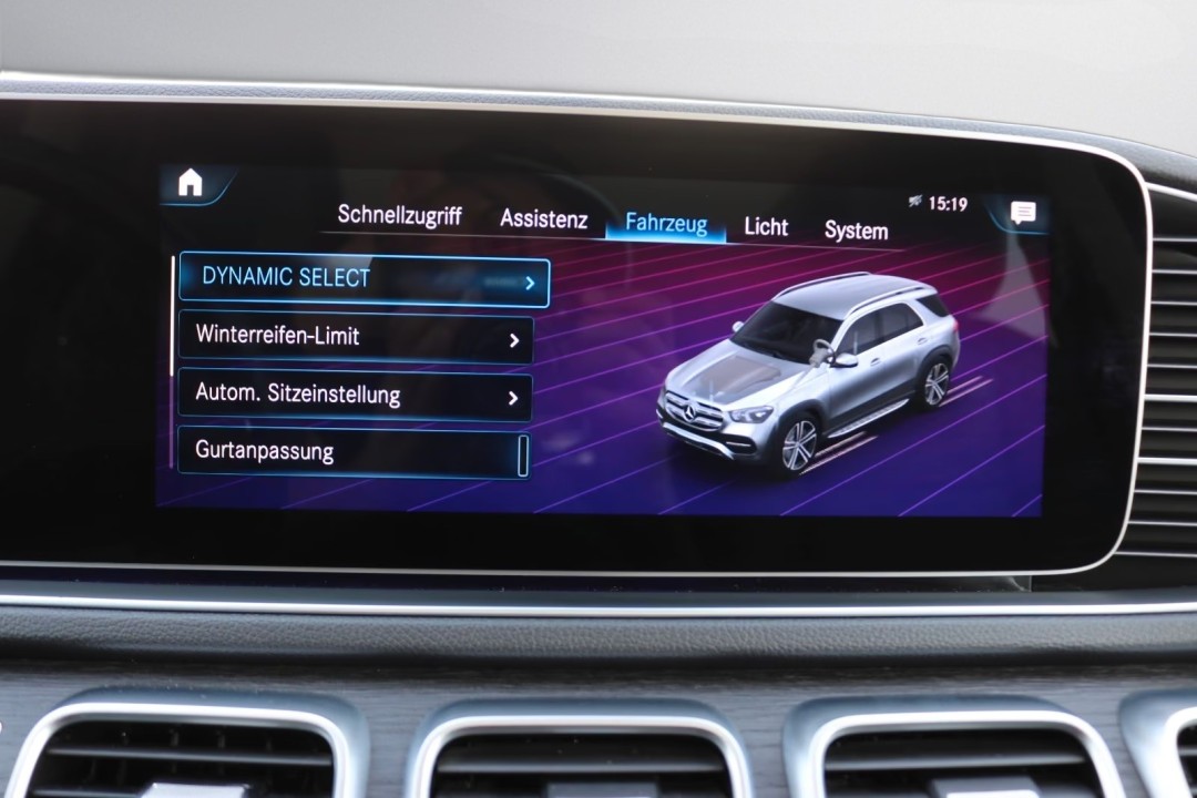 Mercedes-Benz GLE 300d 4MATIC AMG Line - foto 19
