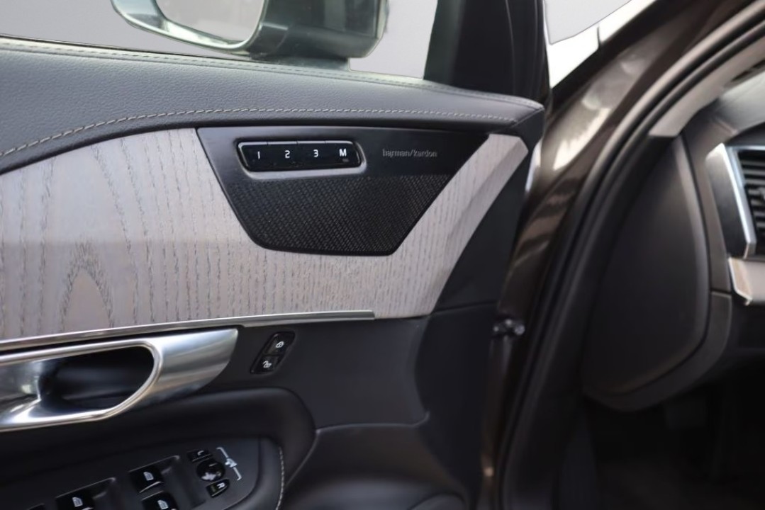 Volvo XC 90 B5 D AWD Ultimate Bright - foto 23