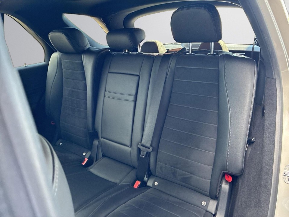 Mercedes-Benz GLE 400d 4MATIC AMG Line - foto 6