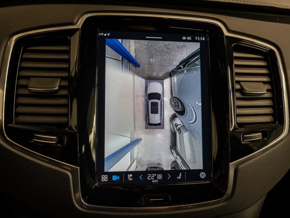 Volvo XC 90 B5 D AWD Ultimate Dark - foto 22