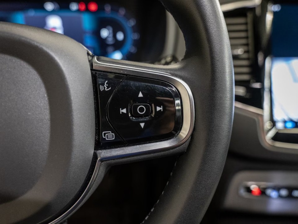 Volvo XC 90 B5 D AWD Ultimate Dark - foto 18
