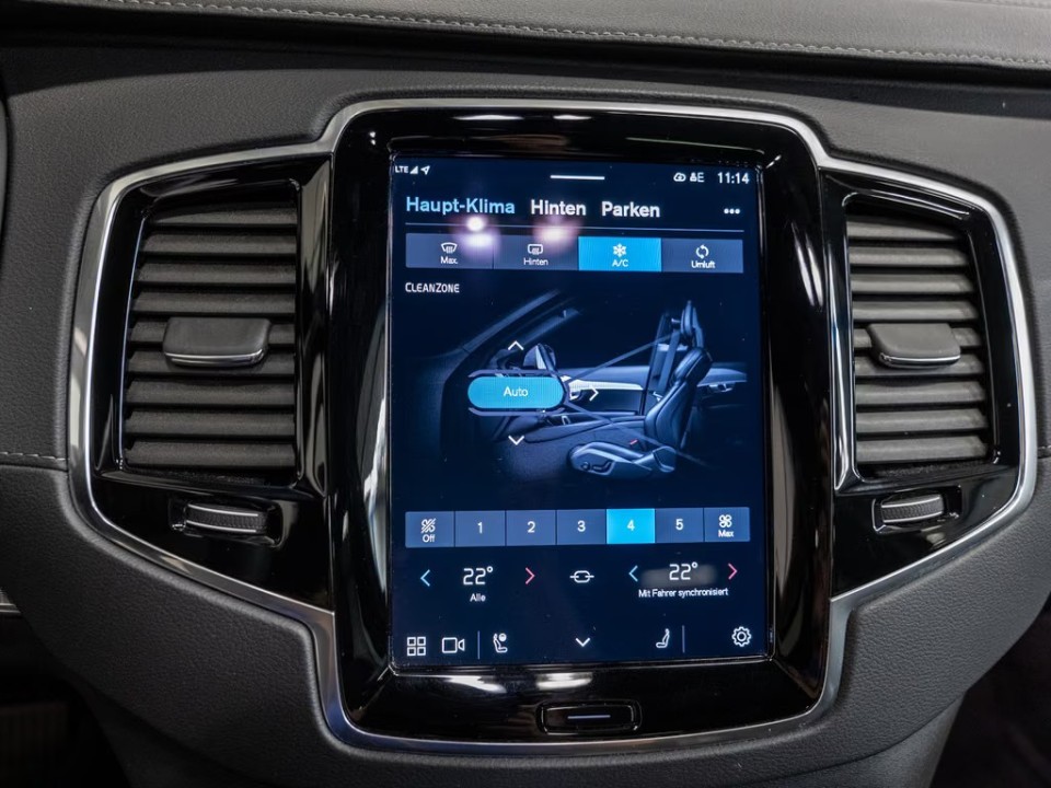 Volvo XC 90 B5 D AWD Ultimate Dark - foto 24