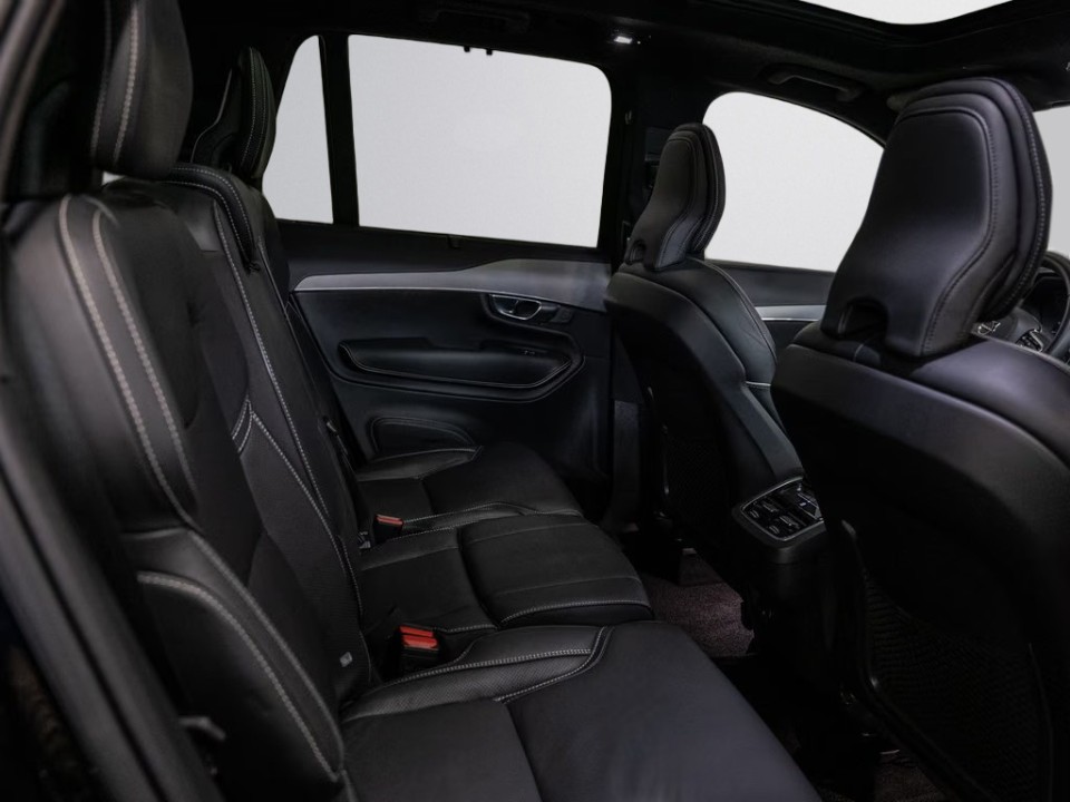 Volvo XC 90 B5 D AWD Ultimate Dark - foto 14