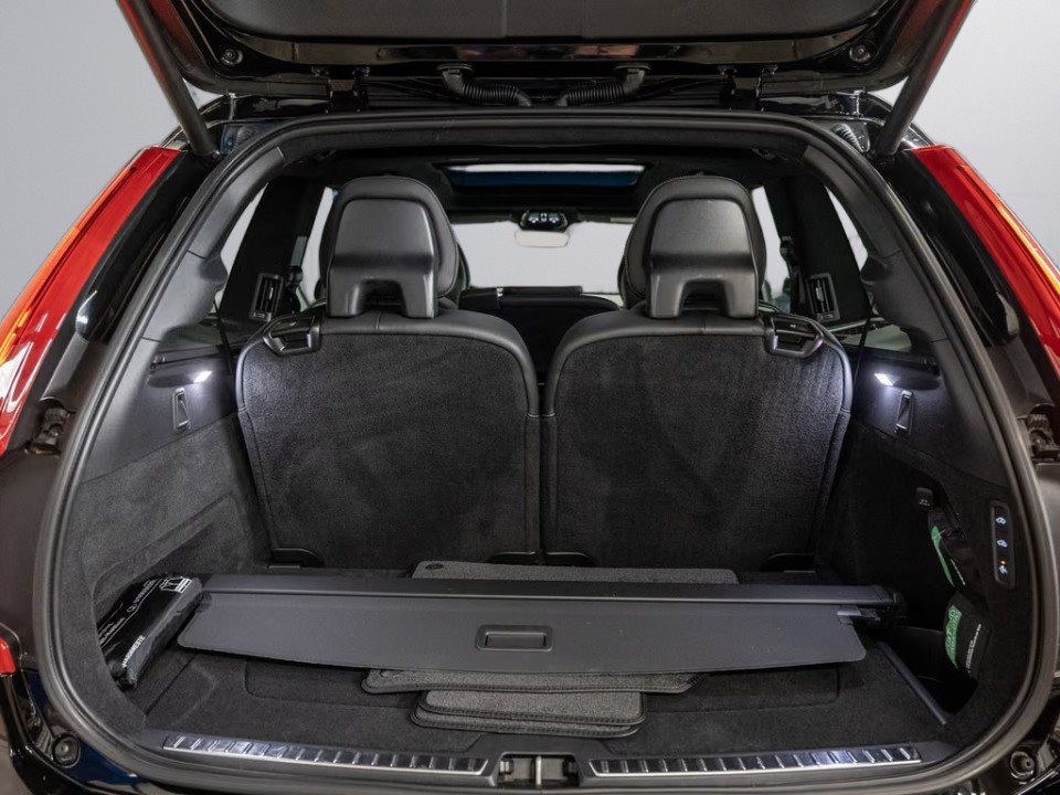 Volvo XC 90 B5 D AWD Ultimate Dark - foto 29