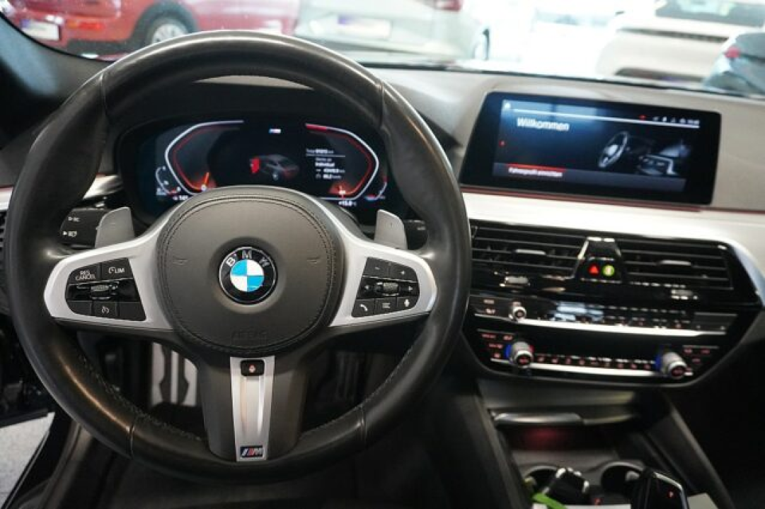 BMW Seria 5 540d xDrive M-Sport - foto 9