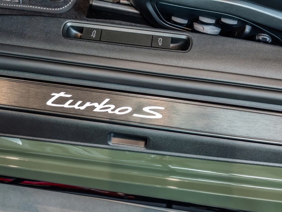 Porsche 911 Turbo S - foto 17