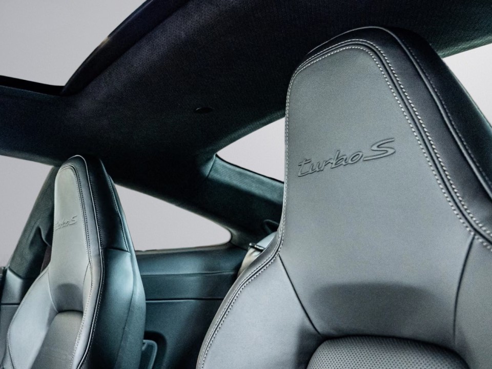 Porsche 911 Turbo S - foto 13