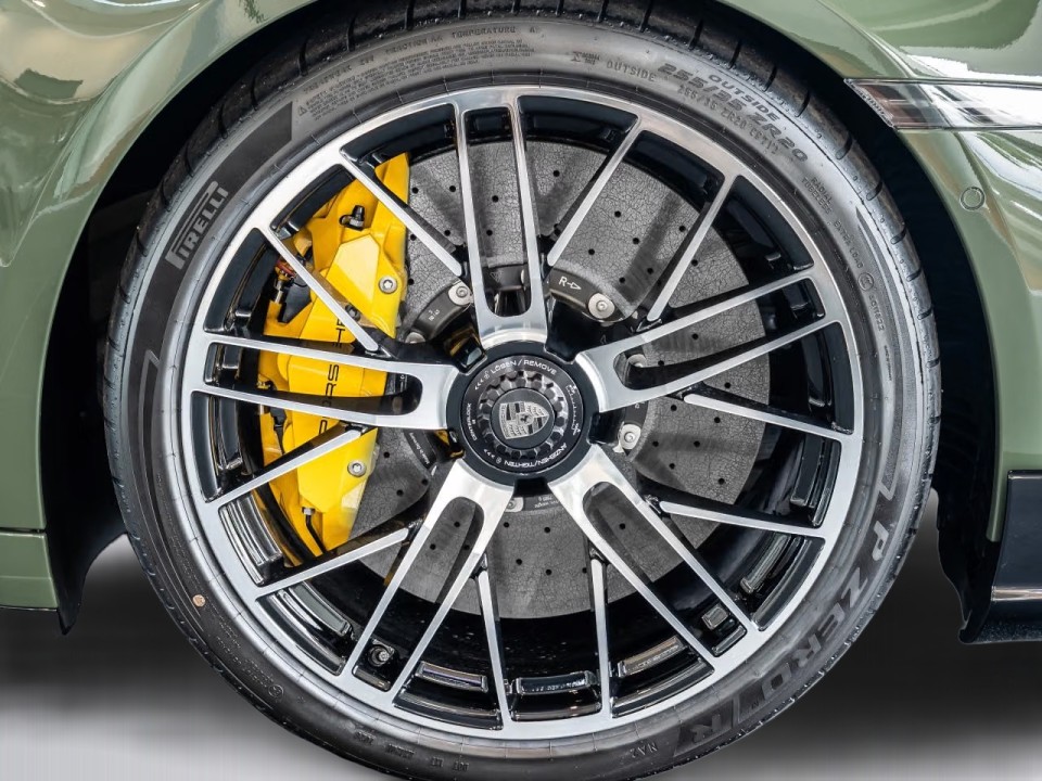 Porsche 911 Turbo S - foto 25