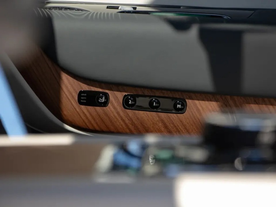 Rolls-Royce Cullinan - foto 24