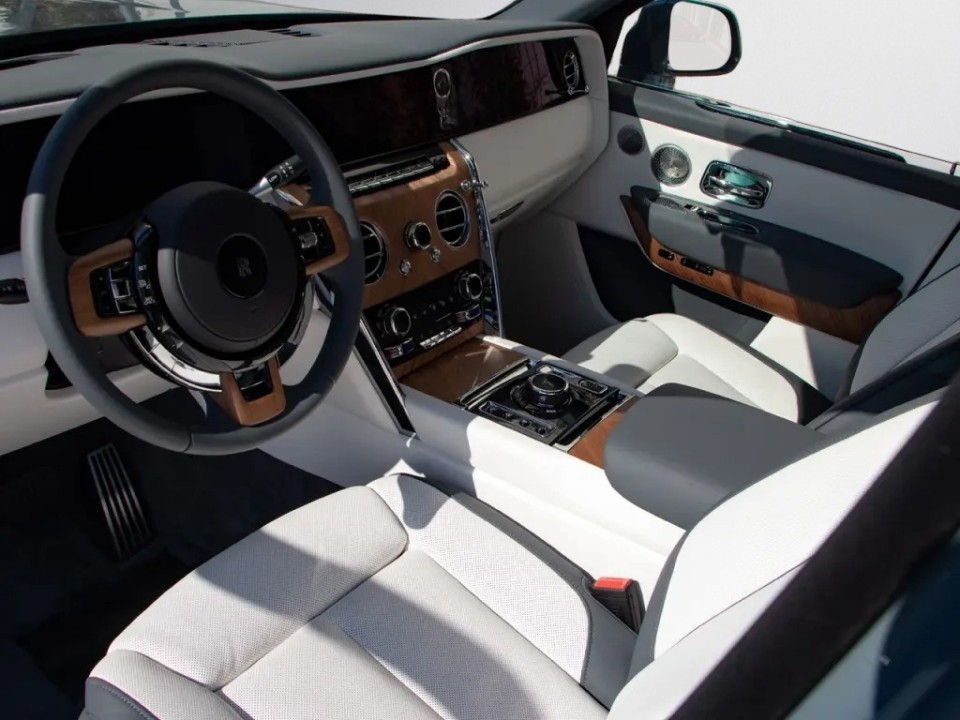 Rolls-Royce Cullinan - foto 13