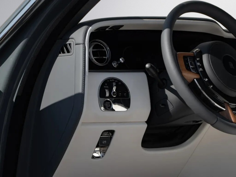 Rolls-Royce Cullinan - foto 16