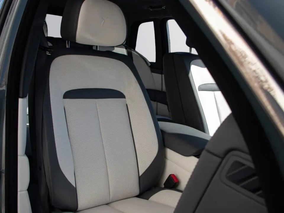 Rolls-Royce Cullinan - foto 27