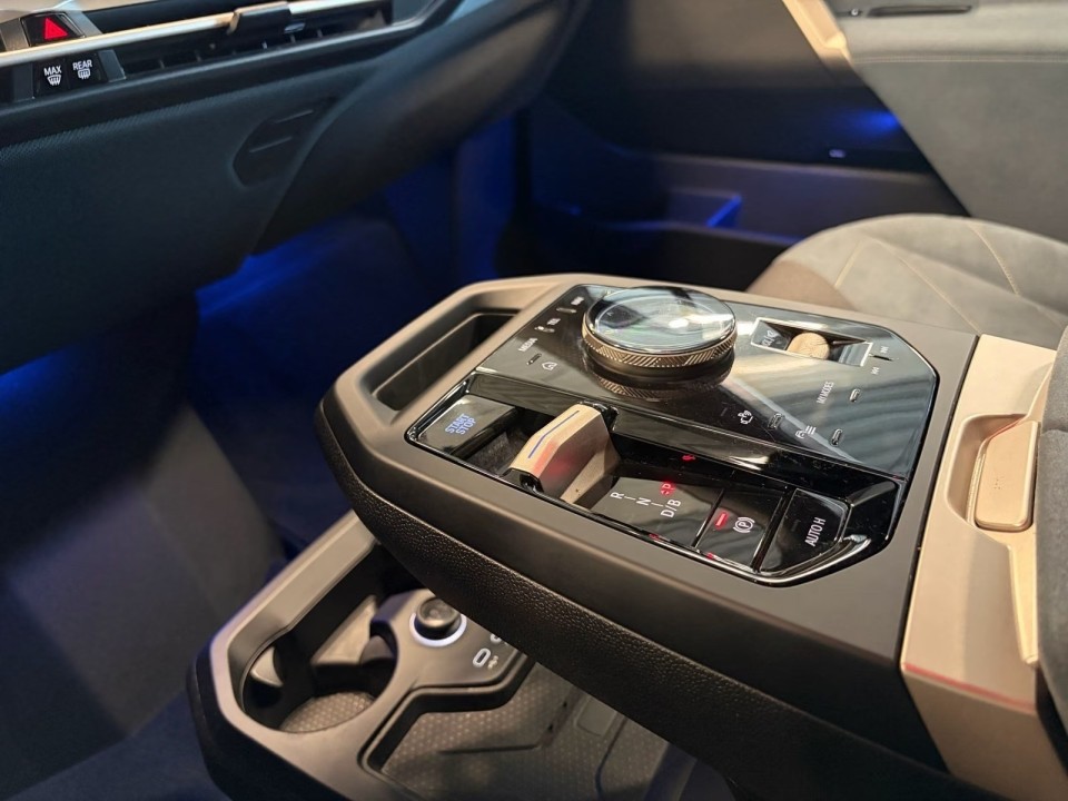 BMW iX xDrive50 - foto 9