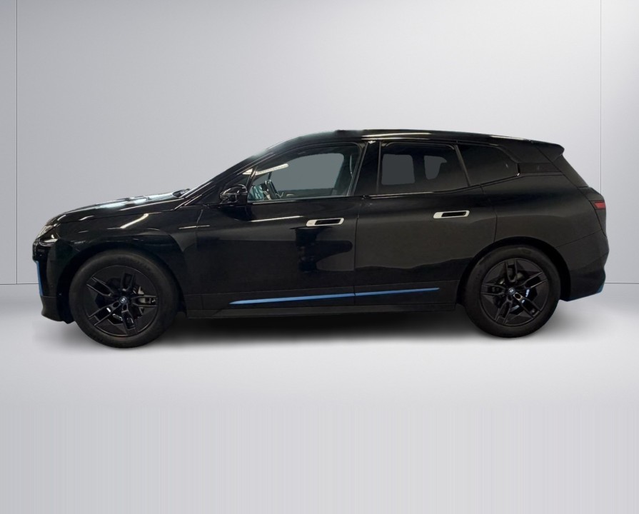 BMW iX xDrive50 (3)