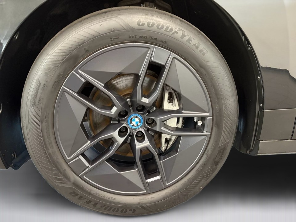 BMW iX xDrive50 - foto 18