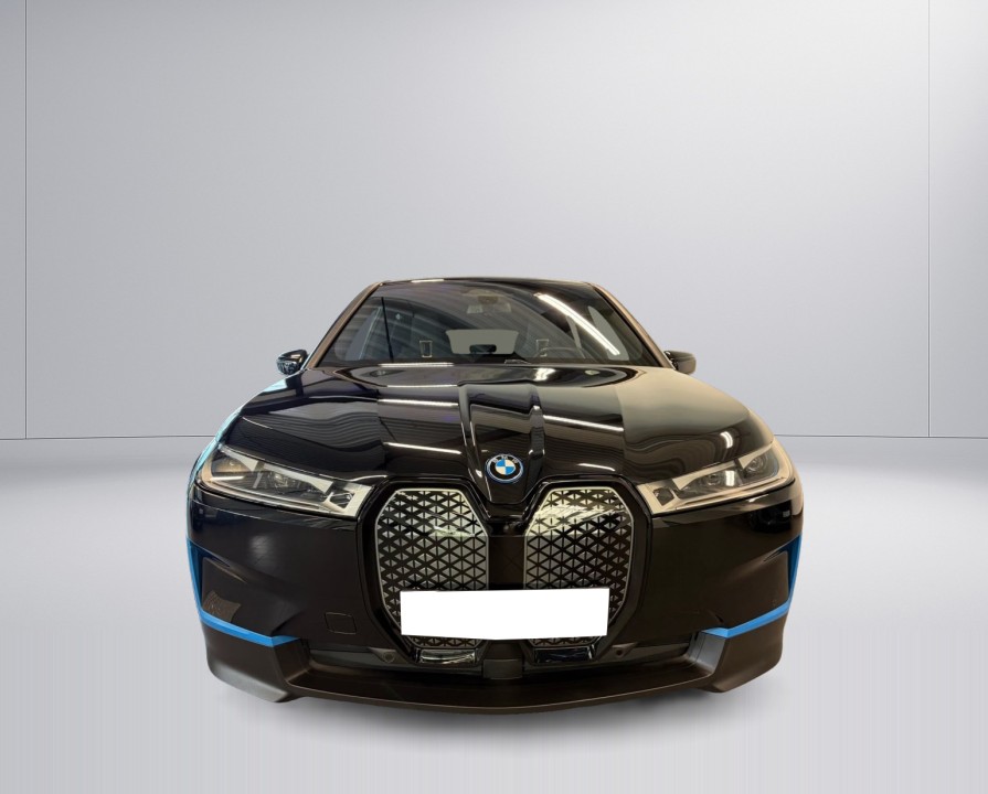 BMW iX xDrive50 (2)