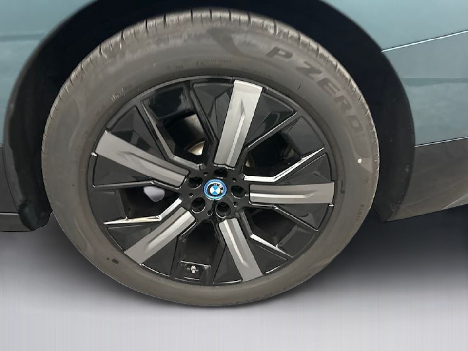 BMW iX xDrive50 - foto 12