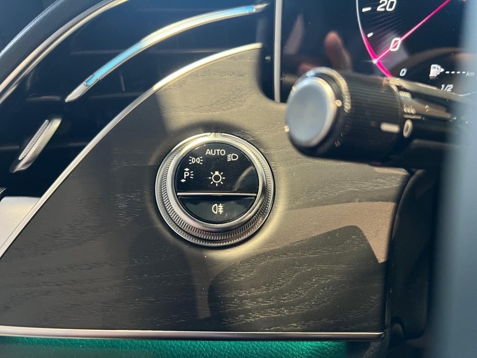Mercedes-Benz E 200 4MATIC - foto 12