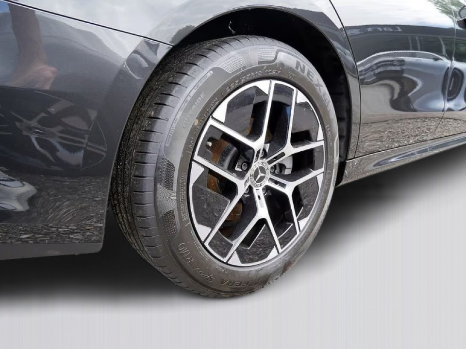 Mercedes-Benz E 200 4MATIC Avantgarde - foto 19