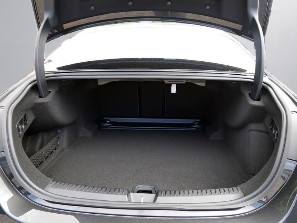 Mercedes-Benz E 200 4MATIC Avantgarde - foto 18