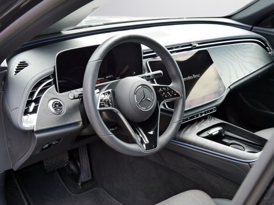 Mercedes-Benz E 200 4MATIC Avantgarde - foto 8