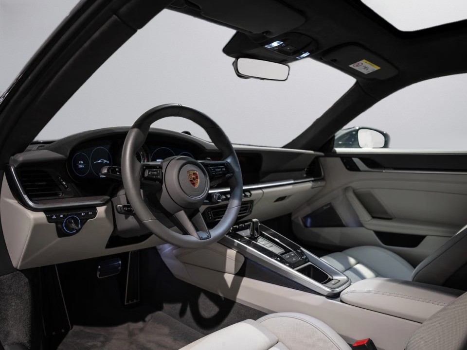 PORSCHE 911 2024 — imagine 16