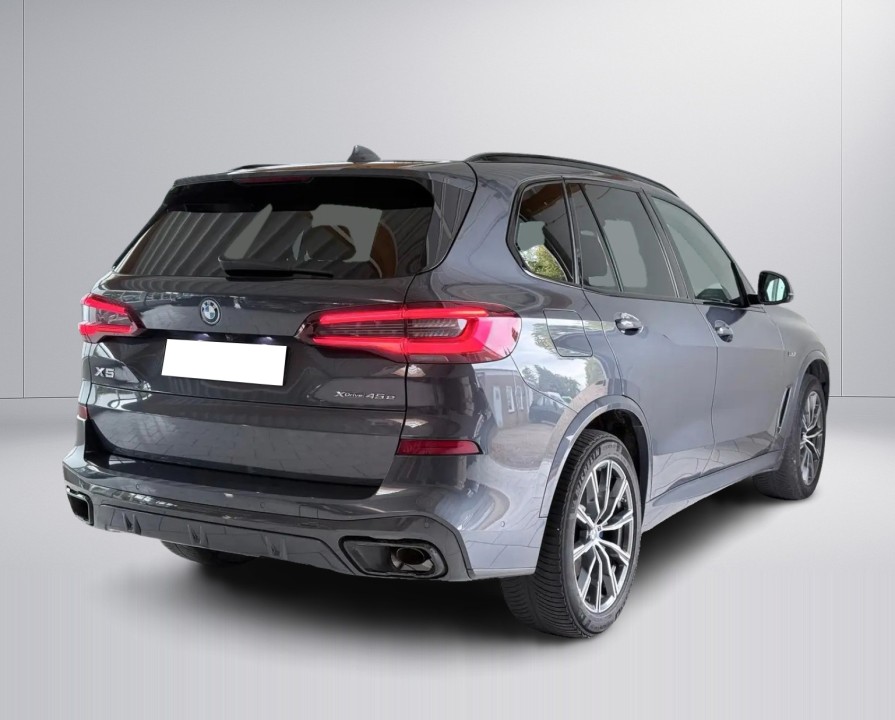 BMW X5 xDrive45e M-Sport (2)