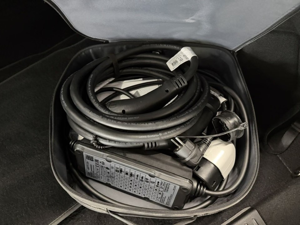 Mercedes-Benz E 300e 4MATIC - foto 25
