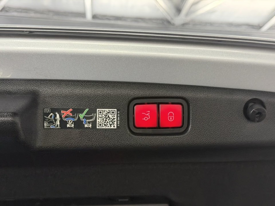 Mercedes-Benz E 300e 4MATIC - foto 23