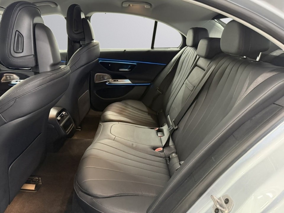 Mercedes-Benz E 300e 4MATIC - foto 21