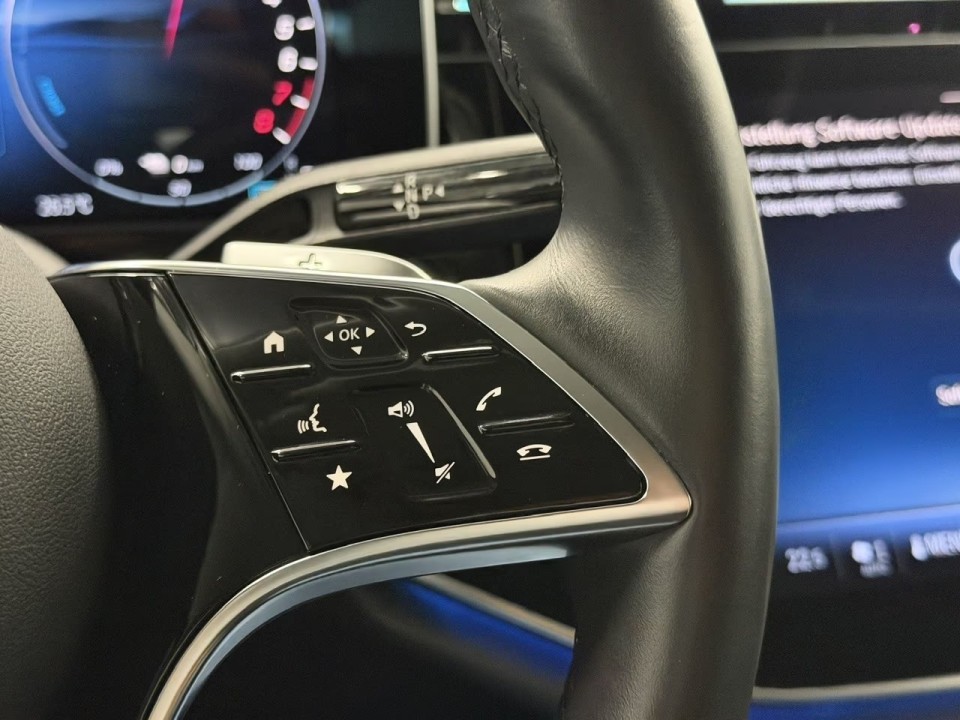 Mercedes-Benz E 300e 4MATIC - foto 12