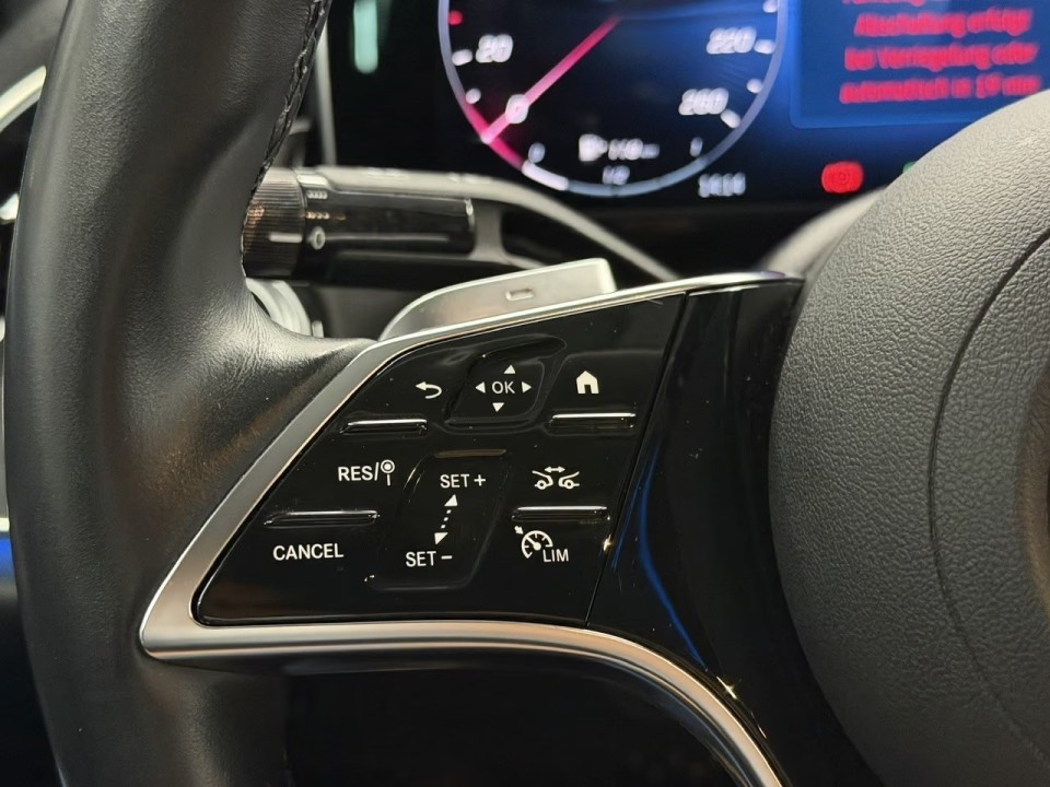Mercedes-Benz E 300e 4MATIC - foto 11