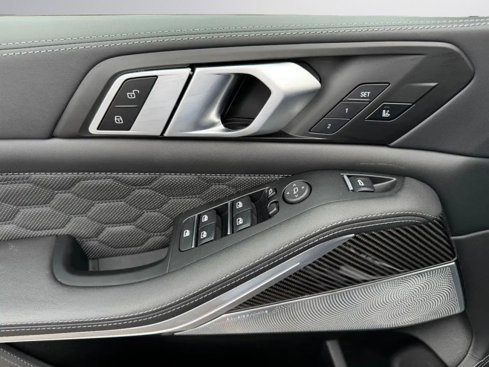 BMW X5 M Competition - foto 31