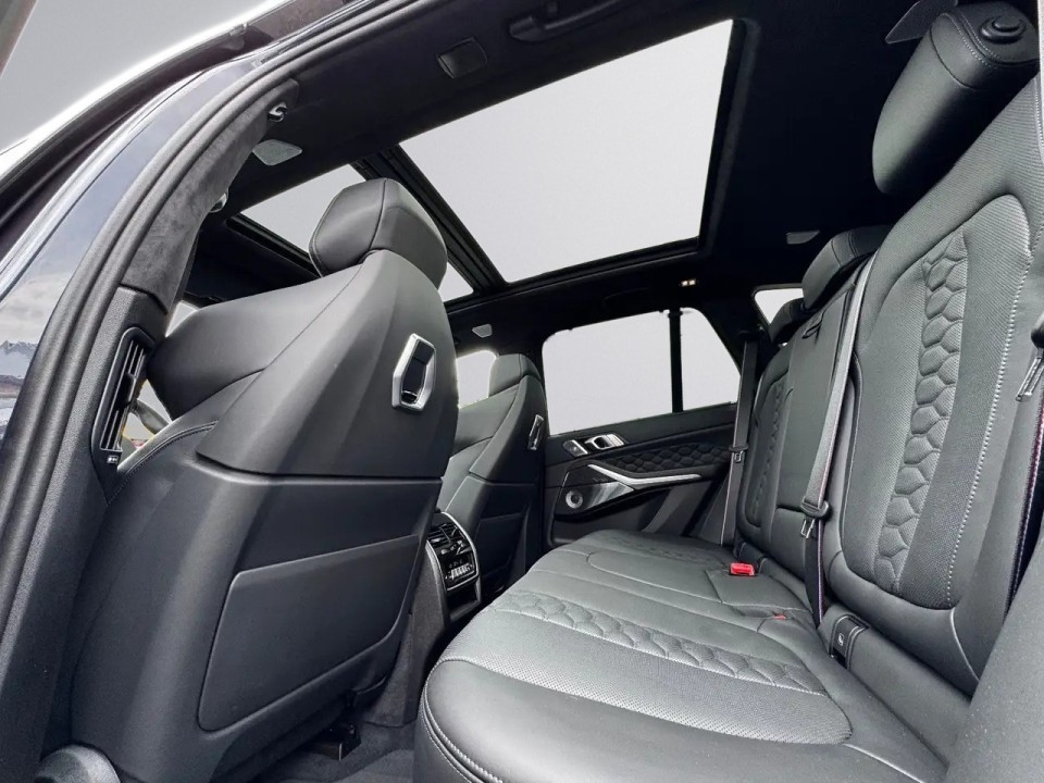BMW X5 M Competition - foto 29