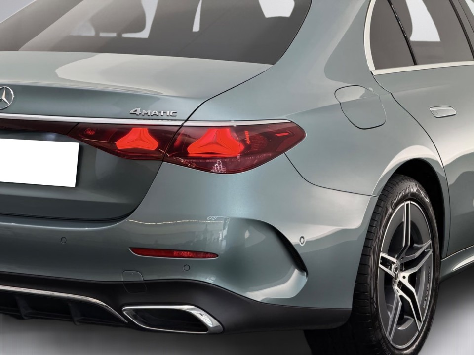 Mercedes-Benz E 300e 4MATIC AMG Line - foto 36