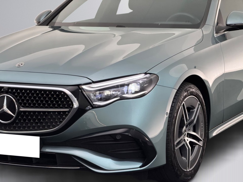 Mercedes-Benz E 300e 4MATIC AMG Line - foto 37