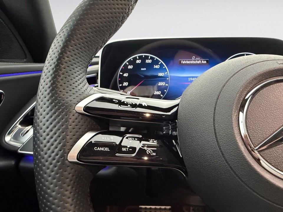 Mercedes-Benz E 300e 4MATIC AMG Line - foto 23