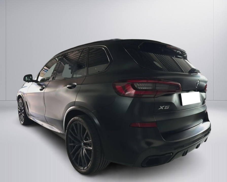 BMW X5 xDrive30d Black Vermilion (4)