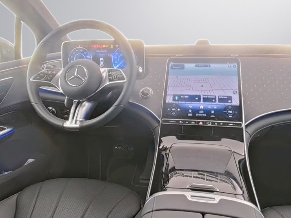 MERCEDES-BENZ EQE 2025 — imagine 3
