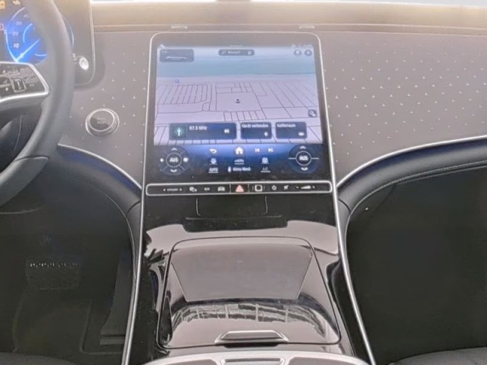 MERCEDES-BENZ EQE 2025 — imagine 5