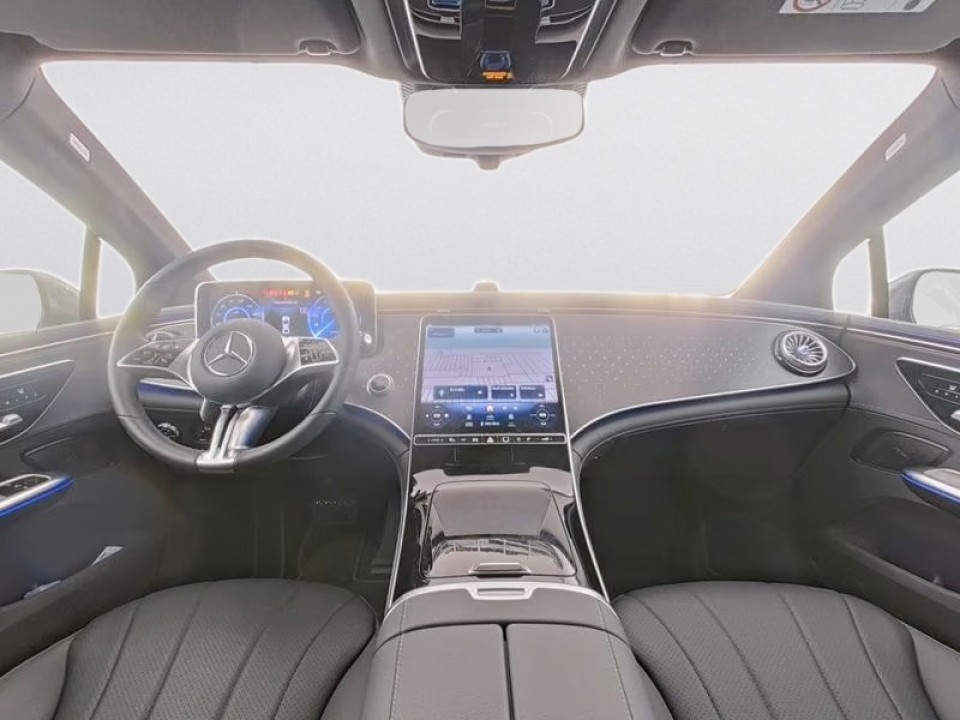 MERCEDES-BENZ EQE 2025 — imagine 4