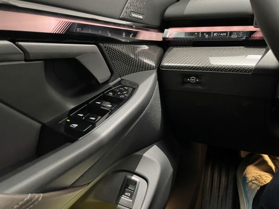 BMW Seria 5 520d Limousine - foto 29