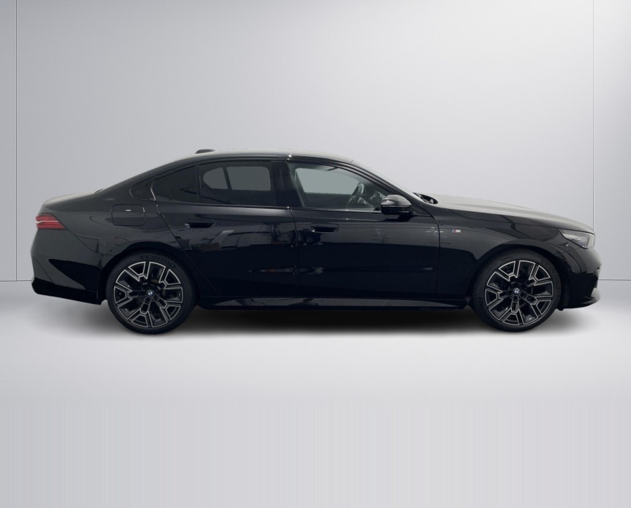 BMW Seria 5 2025 — imagine 2