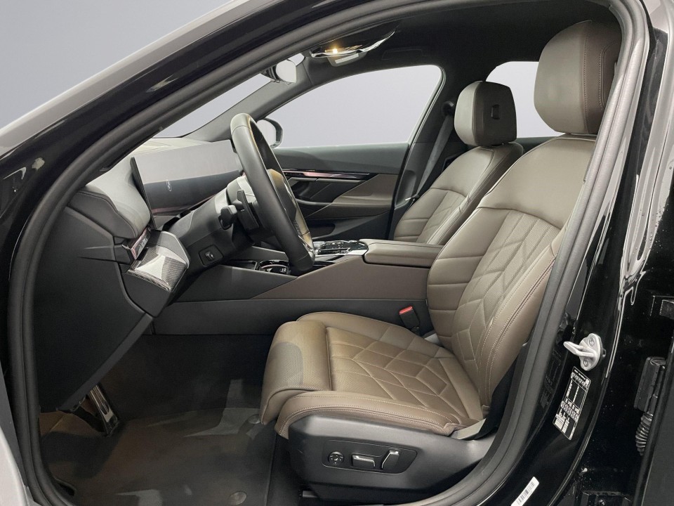 BMW Seria 5 2025 — imagine 20