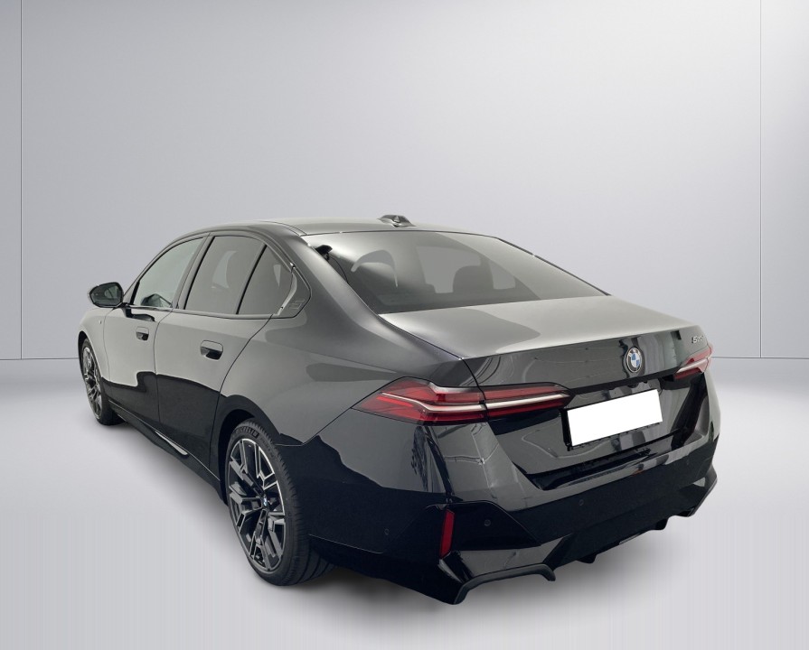 BMW Seria 5 2025 — imagine 5