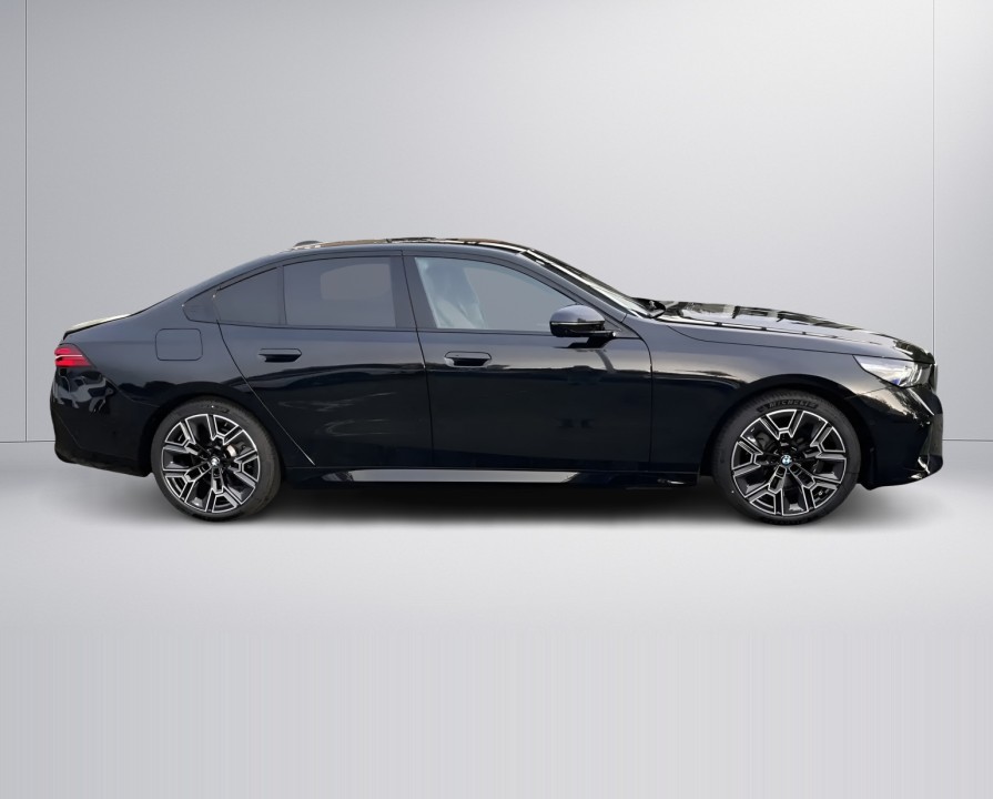 BMW Seria 5 2025 — imagine 2